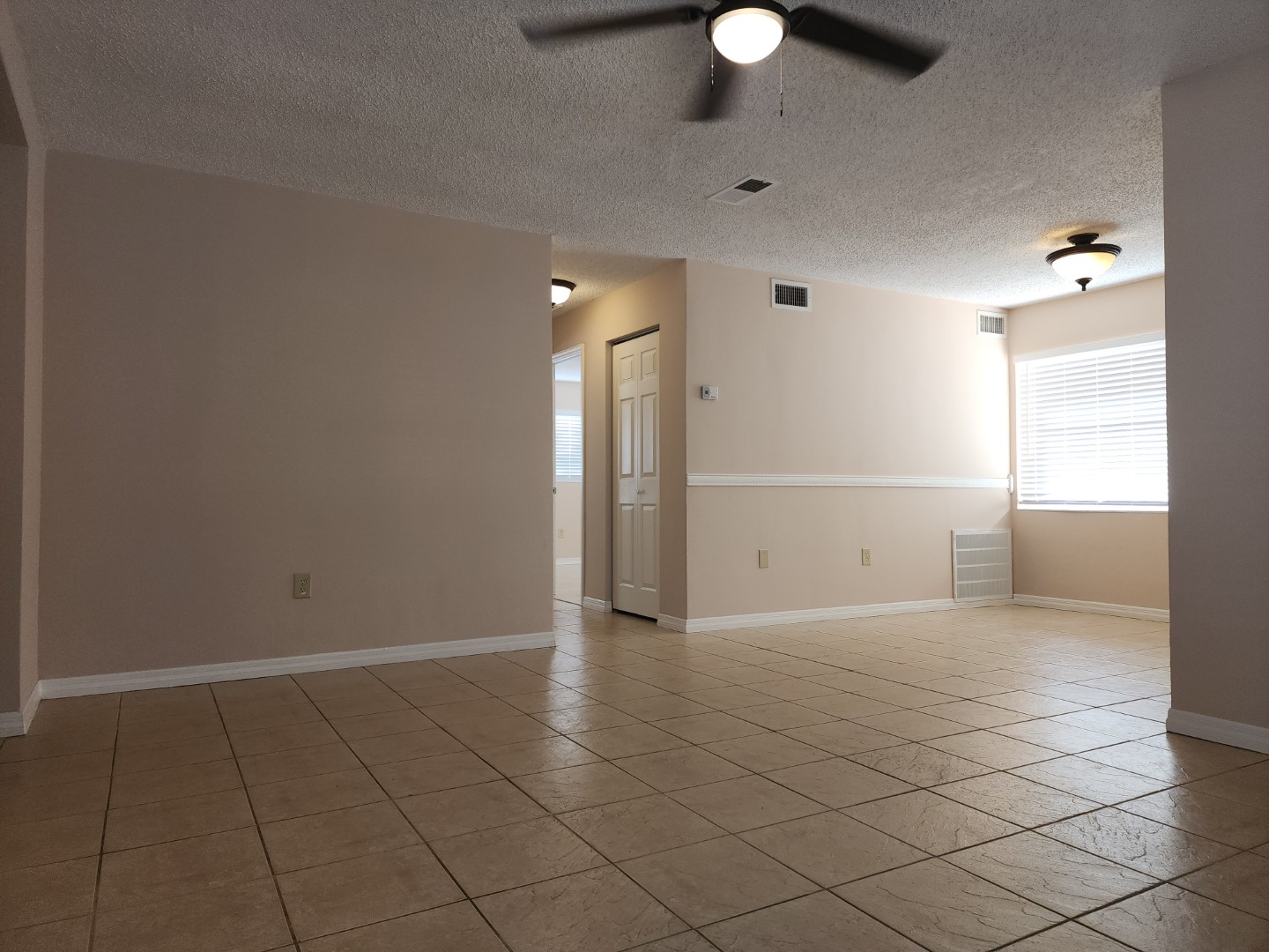 20-living room 1